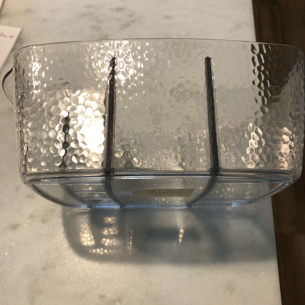 Like New InterDesign Rain Cosmetic Organizer- Clear with Handles - Picture 2 of 5